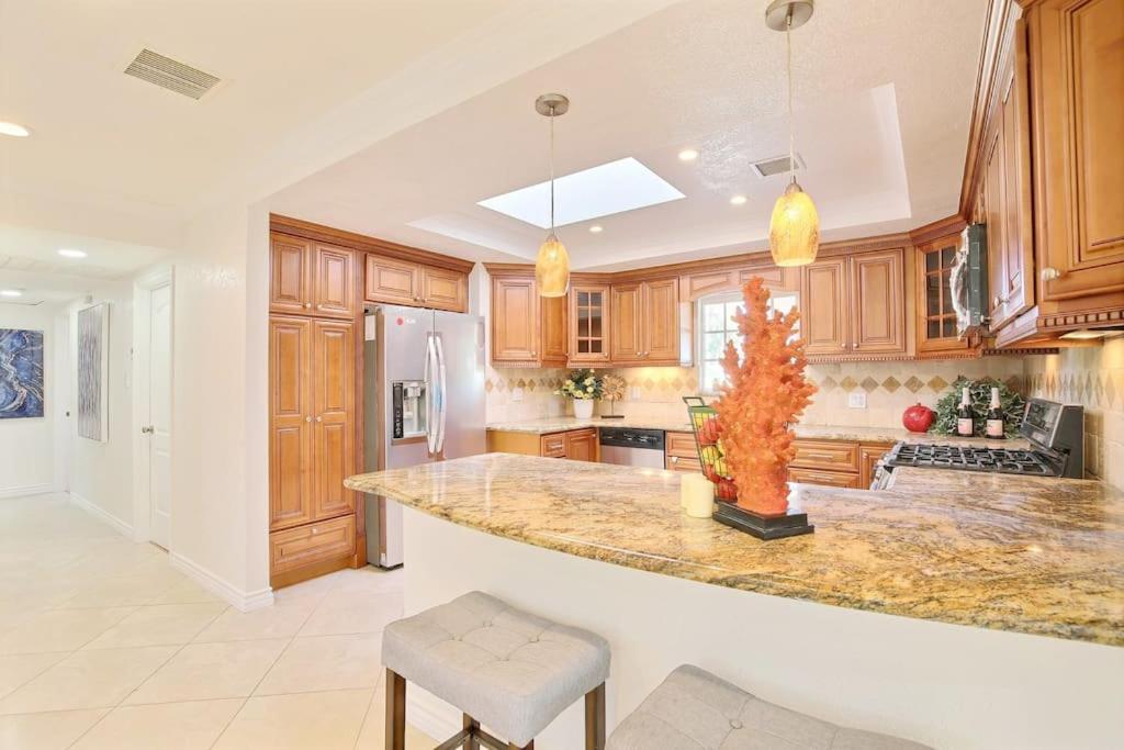 5 Rooms Villa Near Disneyland, Golf Course And Trial To Beach Santa Ana Bagian luar foto